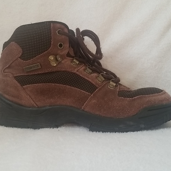 Nevados Shoes - NEVADOS HIKING BOOT SIZE 7